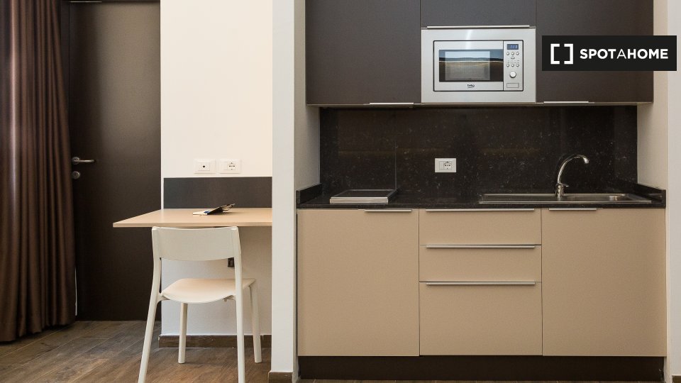 Immagine 7 di Ufficio in affitto  in Via della Marranella a Roma