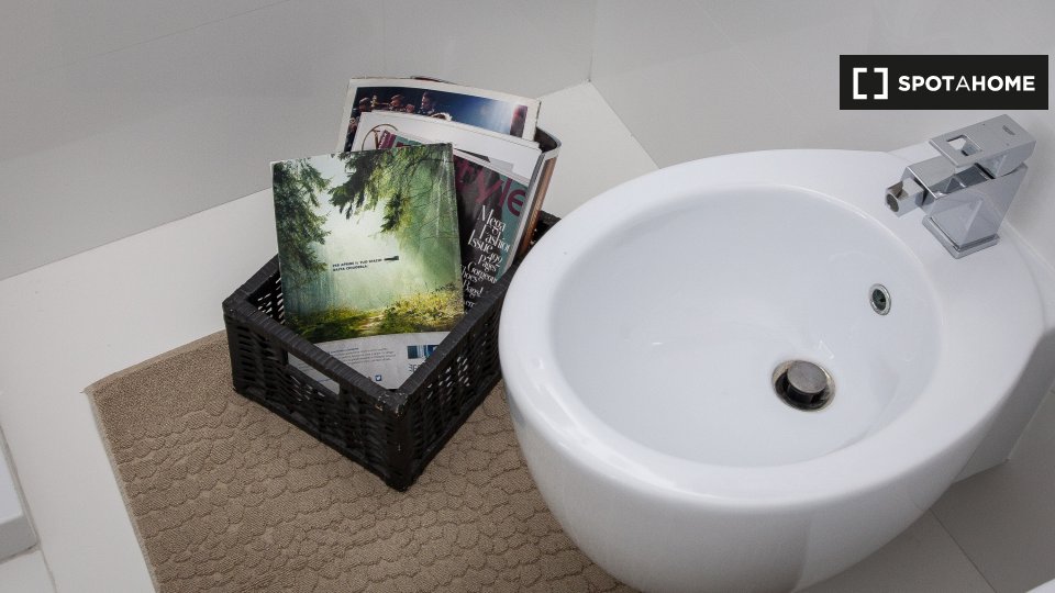 Immagine 16 di Appartamento in affitto  in Via Cesare Battisti, 00187 Roma RM, Italy a Roma