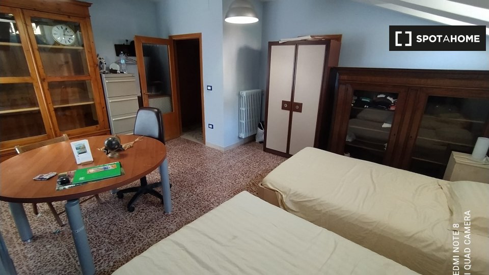 Immagine 3 di Camera condivisa in affitto  in Via Solatia a Perugia