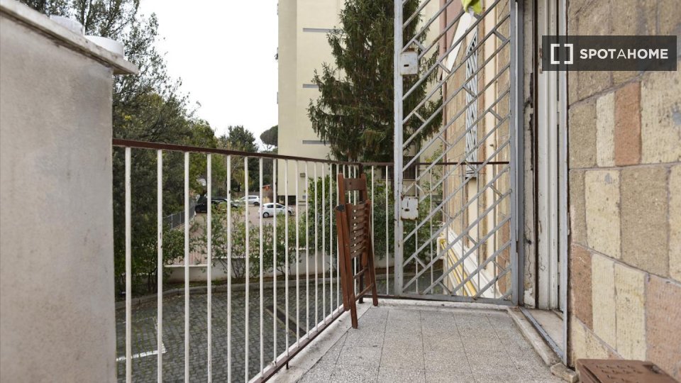 Immagine 18 di Camera condivisa in affitto  in Viale Egeo, 00144 Roma RM, Italy a Roma