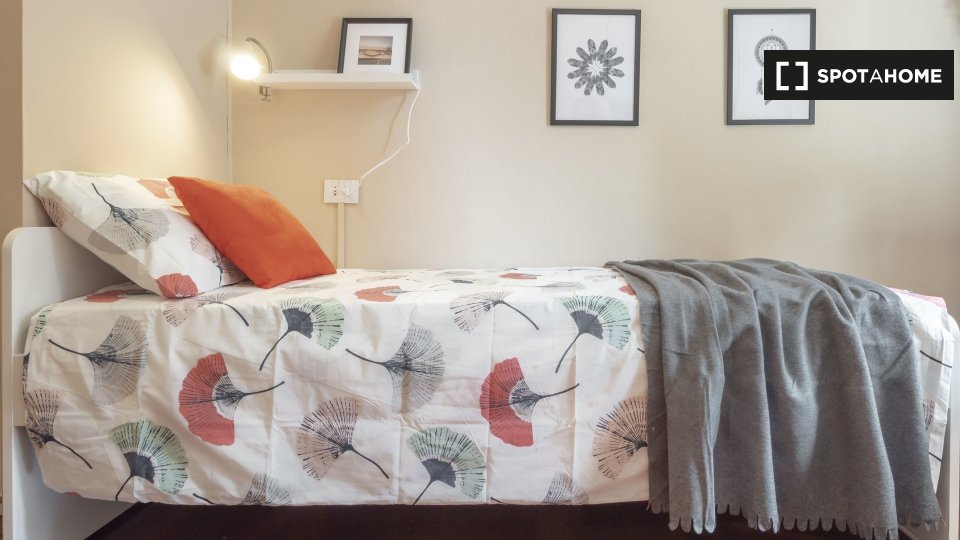 Immagine 10 di Camera condivisa in affitto  in Via Principi d'Acaja a Torino