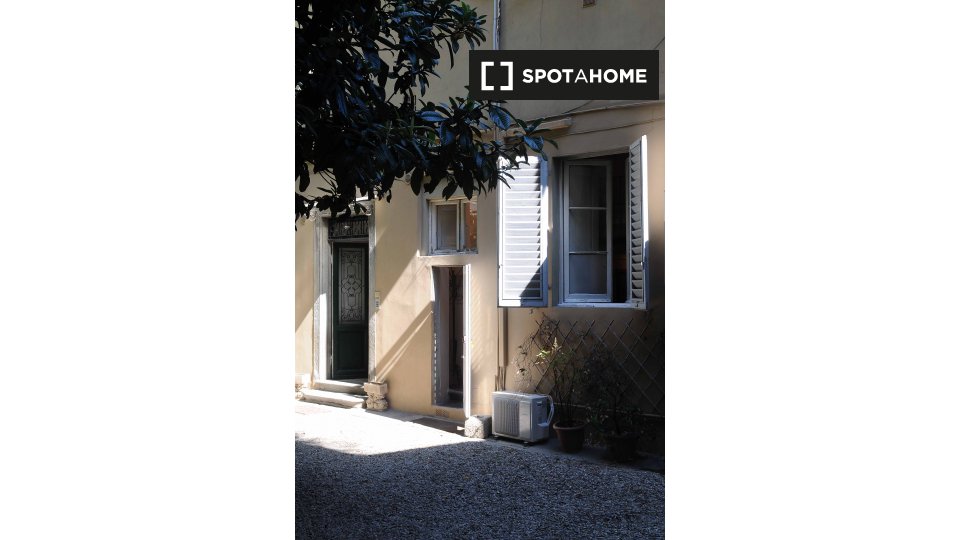 Immagine 10 di Appartamento in affitto  in Lungarno Amerigo Vespucci a Firenze