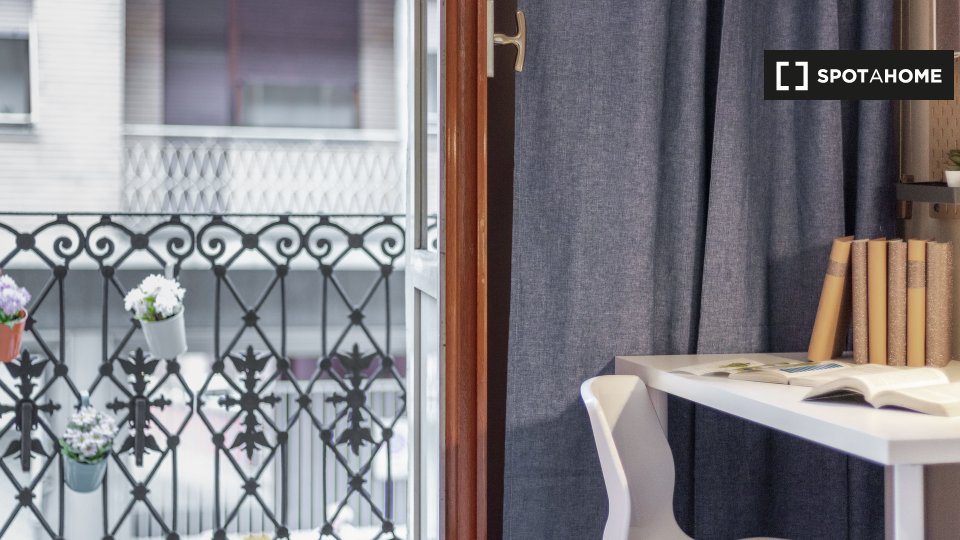 Immagine 5 di Camera condivisa in affitto  in Via Principi d'Acaja a Torino