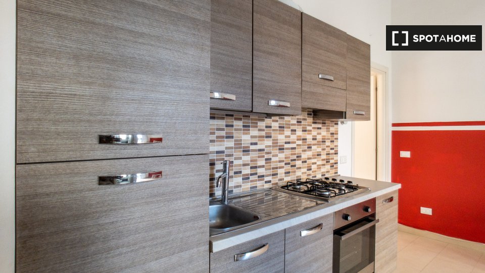 Immagine 15 di Appartamento in affitto  in Via Volvinio a Milano