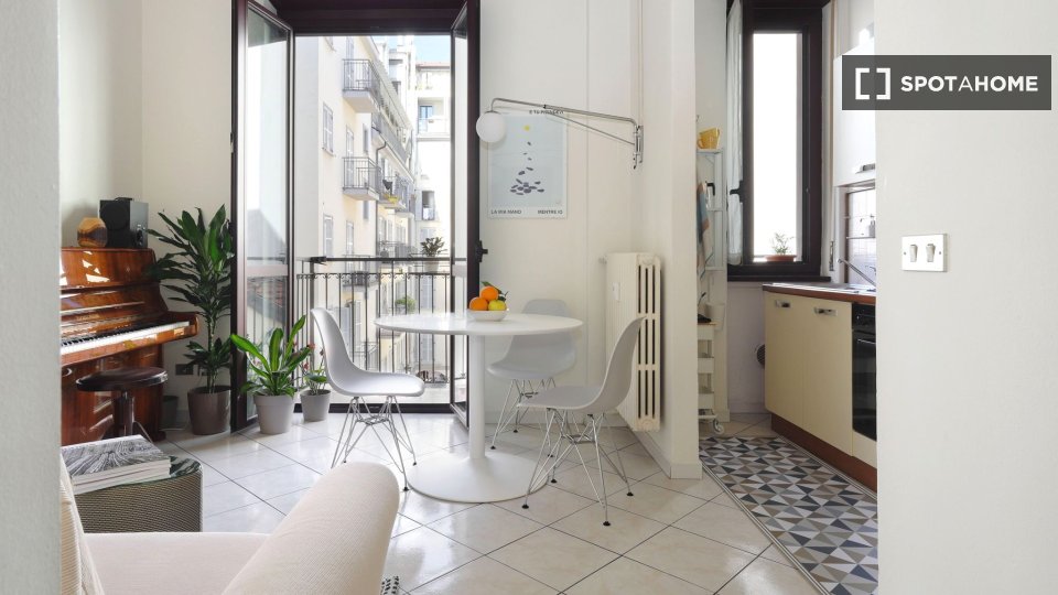 Immagine 1 di Appartamento in affitto  in Corso Genova a Milano