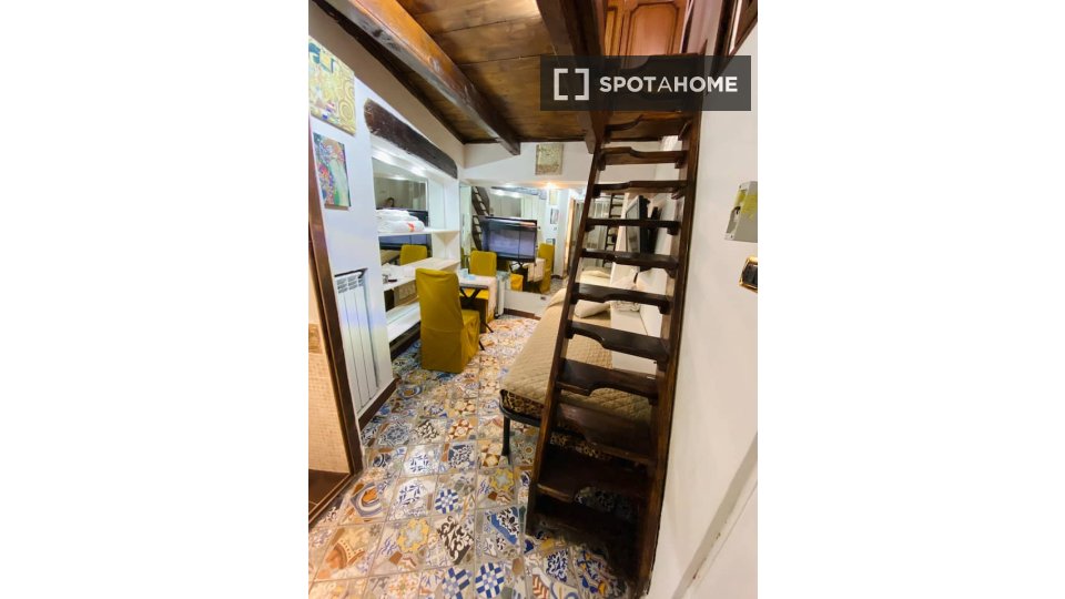 Immagine 6 di Appartamento in affitto  in Vico dei Pellegrini a Napoli