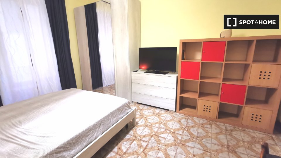 Immagine 4 di Camera condivisa in affitto  in Via Mecenate a Roma