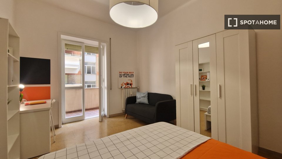 Immagine 4 di Camera condivisa in affitto  in Lungotevere di Pietra Papa a Roma