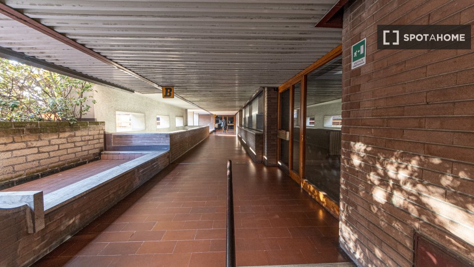 Immagine 19 di Ufficio in affitto  in Viale Angelo Masini a Bologna