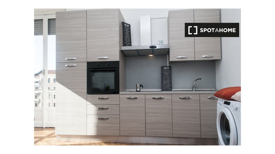 Immagine 5 di Camera condivisa in affitto  in Via Aldo Barbaro a Torino