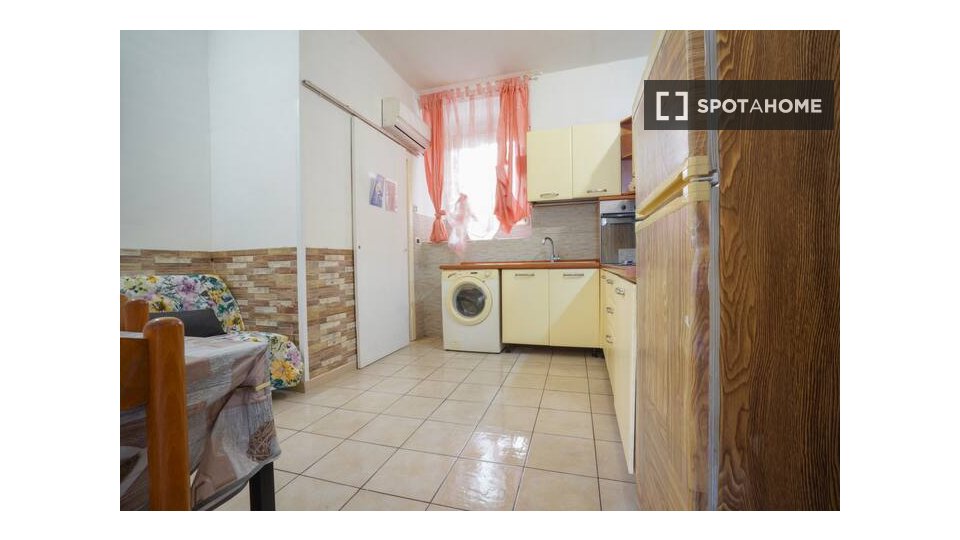 Immagine 11 di Ufficio in affitto  in Via Voghera a Roma