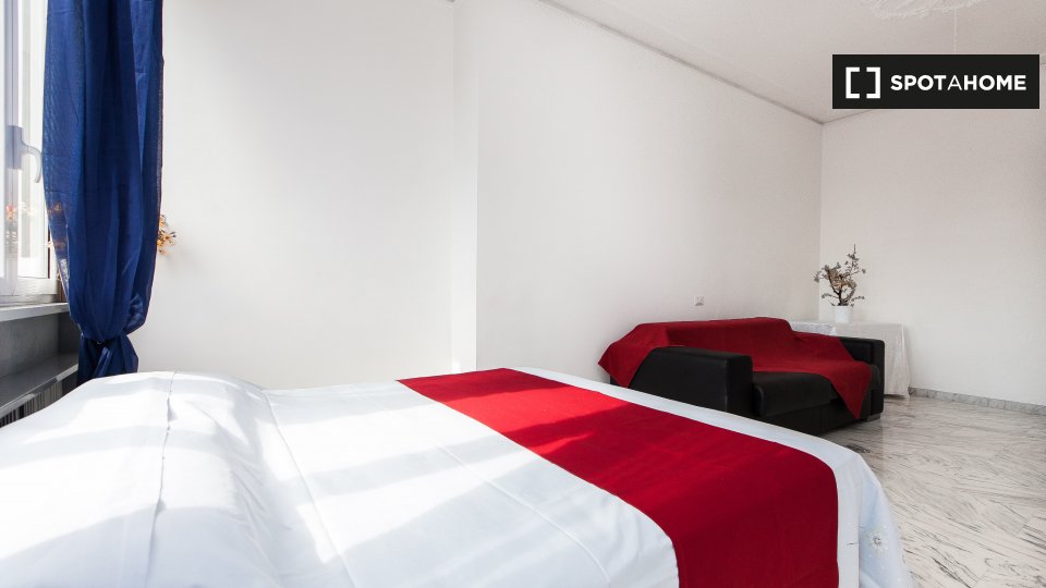 Immagine 14 di Appartamento in affitto  in Via Guido Guinizelli, 00152 Roma RM, Italy a Roma