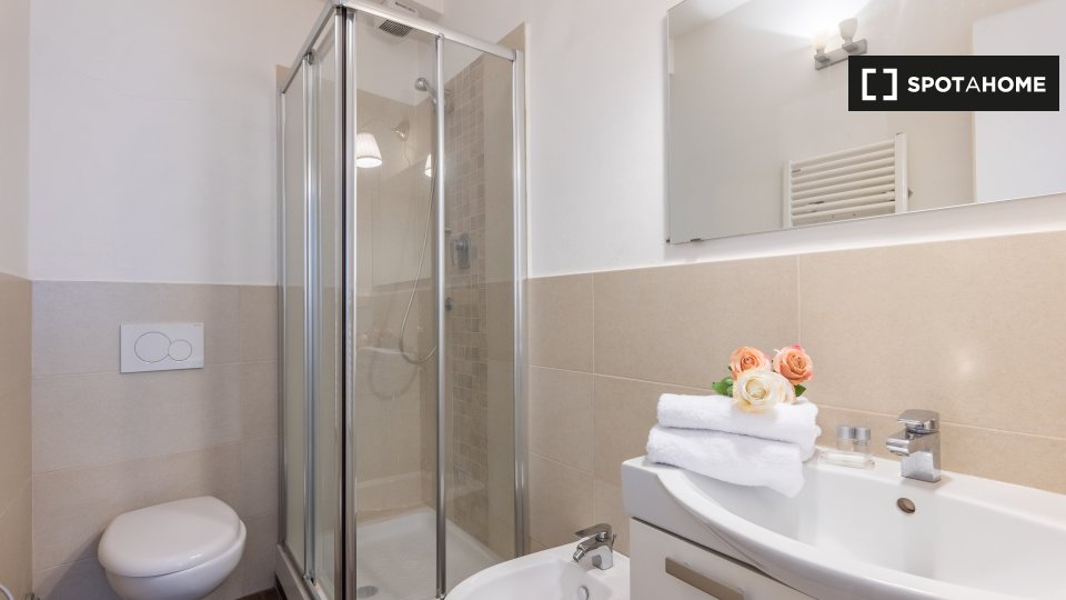 Immagine 19 di Appartamento in affitto  in Via dei Leoni, 2, 50122 Firenze FI, Italy a Firenze