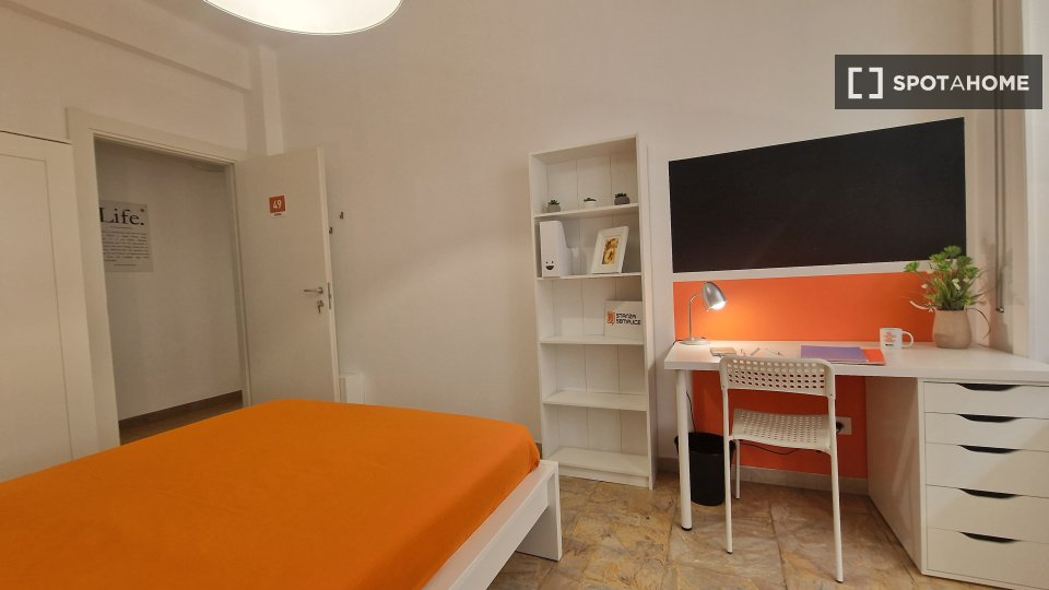 Immagine 15 di Camera condivisa in affitto  in Lungotevere di Pietra Papa a Roma