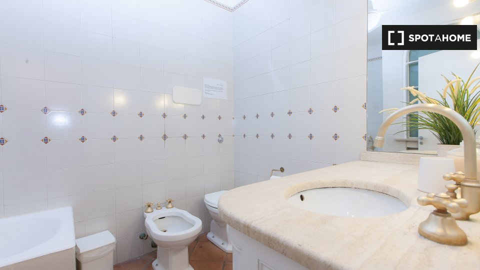 Immagine 14 di Appartamento in affitto  in Via del Mattonato, 00153 Roma RM, Italy a Roma