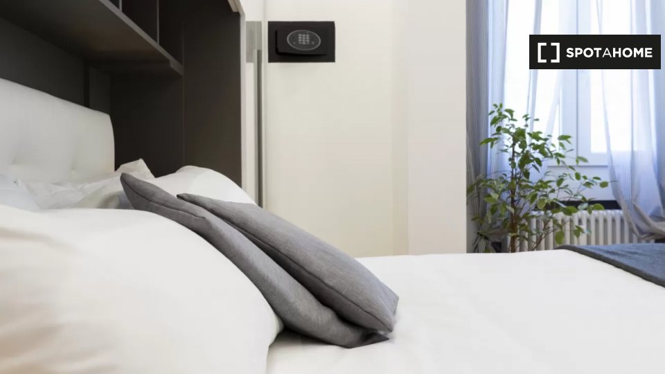 Immagine 14 di Appartamento in affitto  in Piazza Tirana a Milano