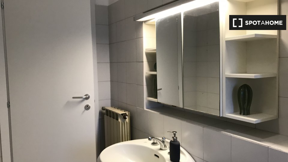 Immagine 15 di Camera condivisa in affitto  in Viale Bligny a Milano