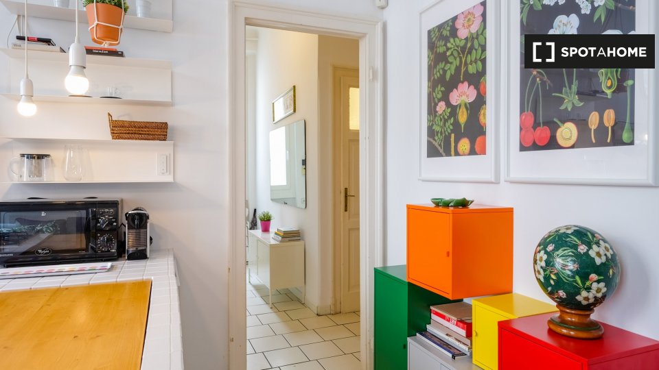 Immagine 4 di Appartamento in affitto  in Via Pietro Calvi, 20129 Milano MI, Italy a Milano