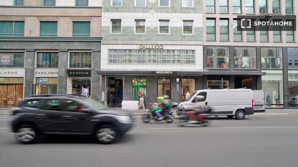 Immagine 13 di Appartamento in affitto  in Corso Venezia a Milano