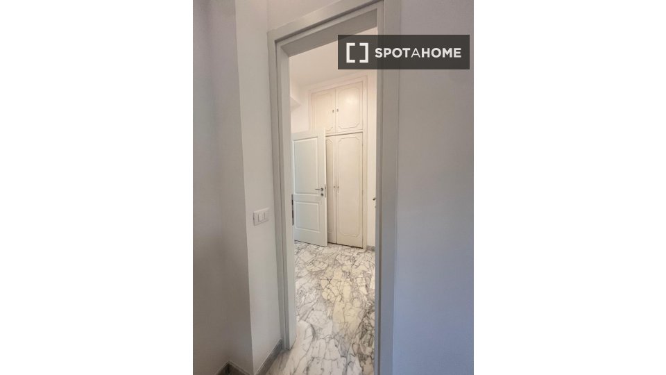 Immagine 9 di Appartamento in affitto  in Via Barnaba Tortolini a Roma