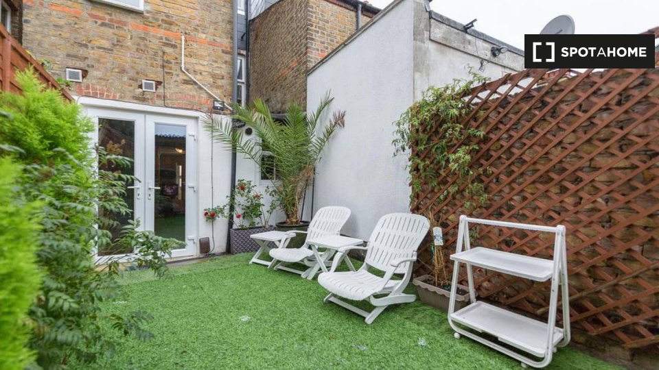 Immagine 1 di Ufficio in affitto  in Watford General Suites GFF Apartment a Watford