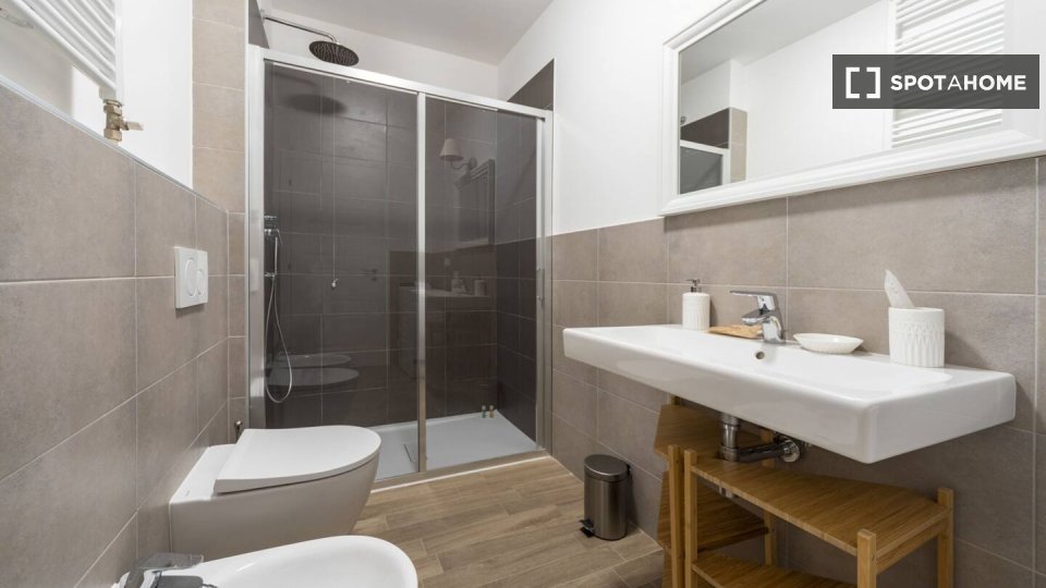 Immagine 4 di Appartamento in affitto  in Via Giuseppe Massarenti a Bologna