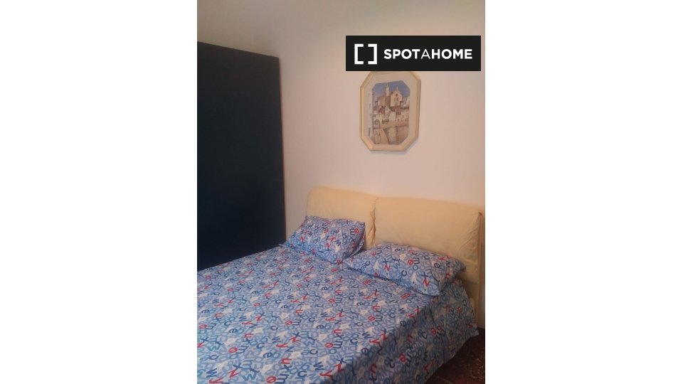 Immagine 5 di Camera condivisa in affitto  in Via Venezia a Genova