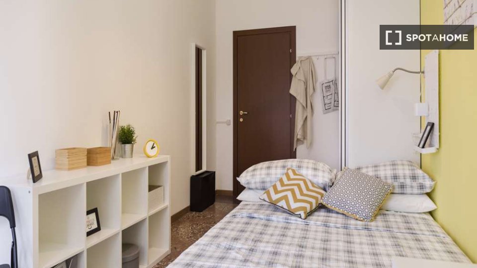 Immagine 1 di Camera condivisa in affitto  in Viale Giovanni Vicini a Bologna