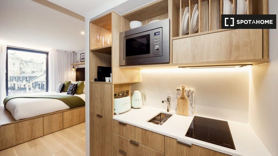 Immagine 1 di Ufficio in affitto  in King's Stables Rd a Old Town