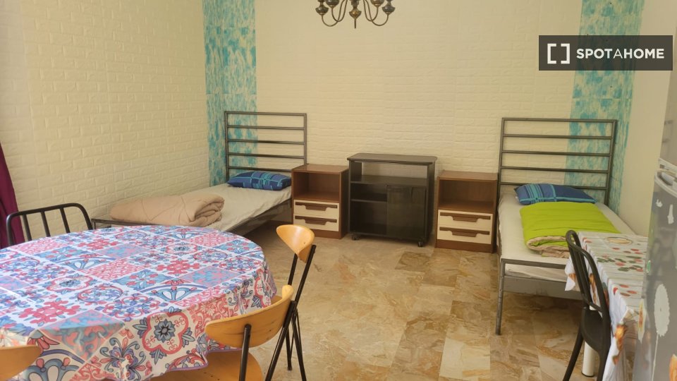 Immagine 3 di Camera condivisa in affitto  in Via Luciano Manara a Padova