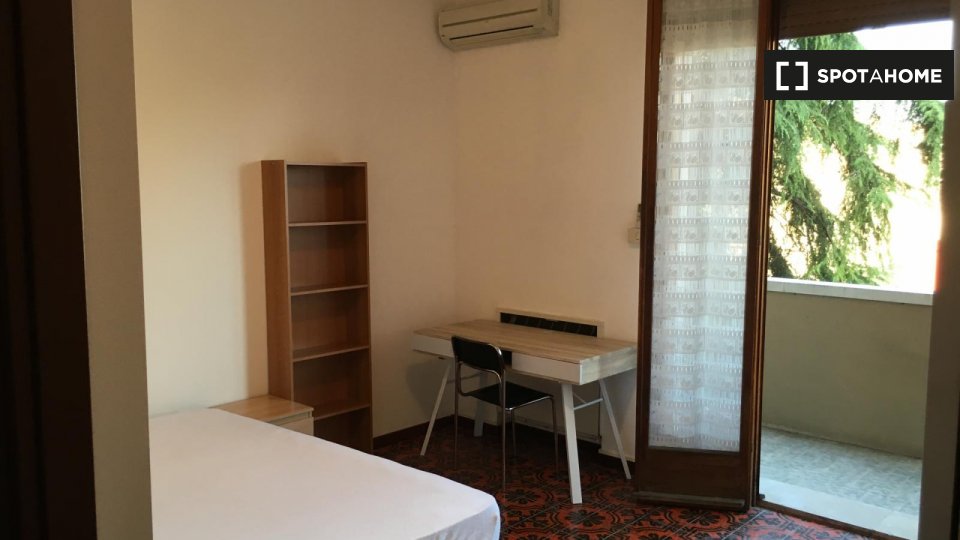 Immagine 19 di Camera condivisa in affitto  in Via Luigi Vestri a Bologna