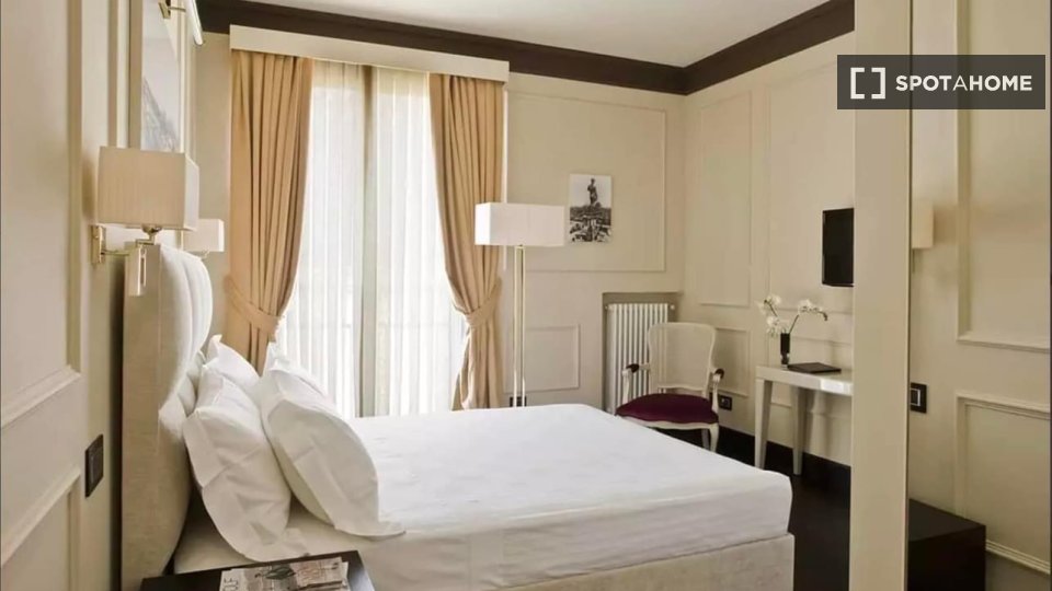 Immagine 14 di Camera condivisa in affitto  in Via dei Brunelleschi a Firenze