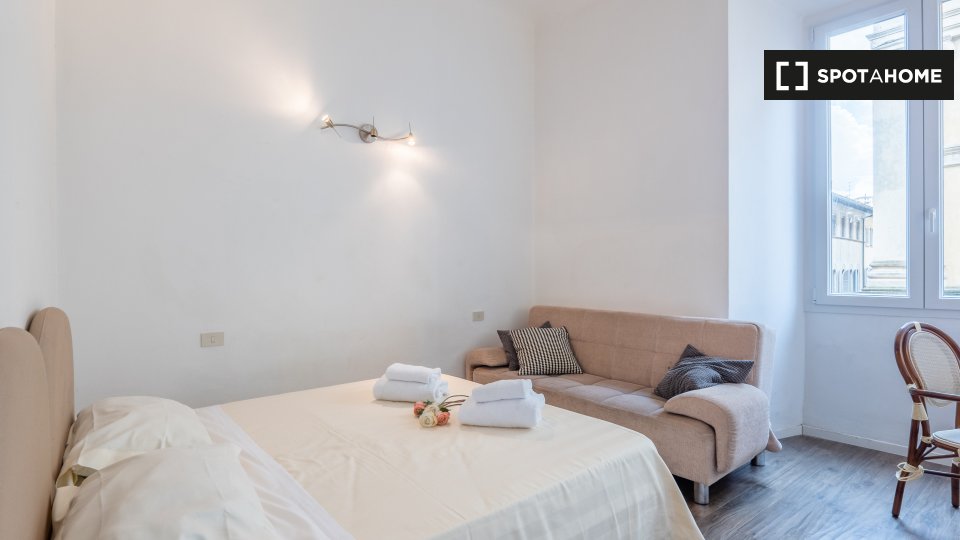 Immagine 13 di Appartamento in affitto  in Via dei Leoni, 2, 50122 Firenze FI, Italy a Firenze