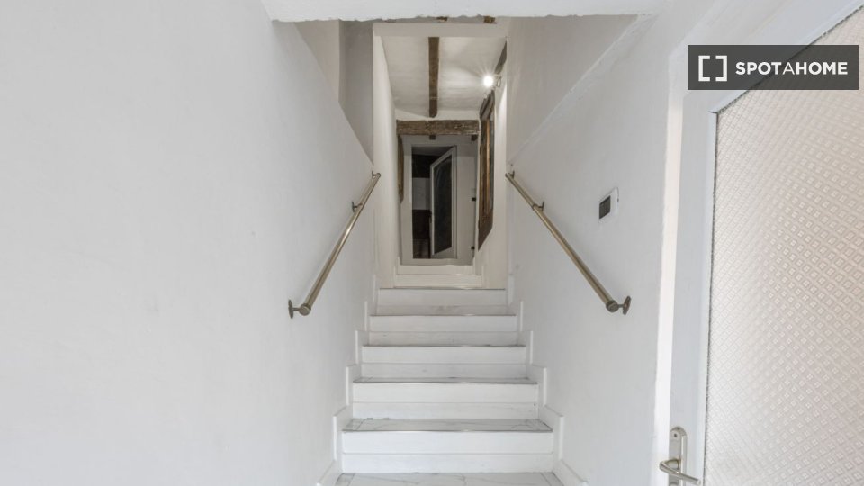 Immagine 11 di Appartamento in affitto  in Via Guelfa a Firenze