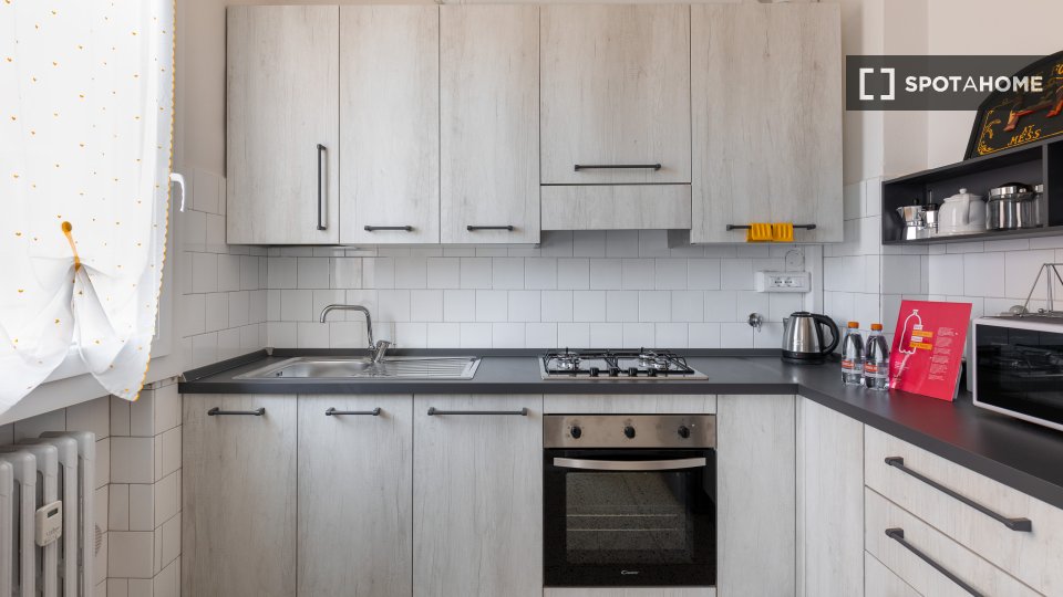 Immagine 6 di Appartamento in affitto  in Via Genova a Bologna