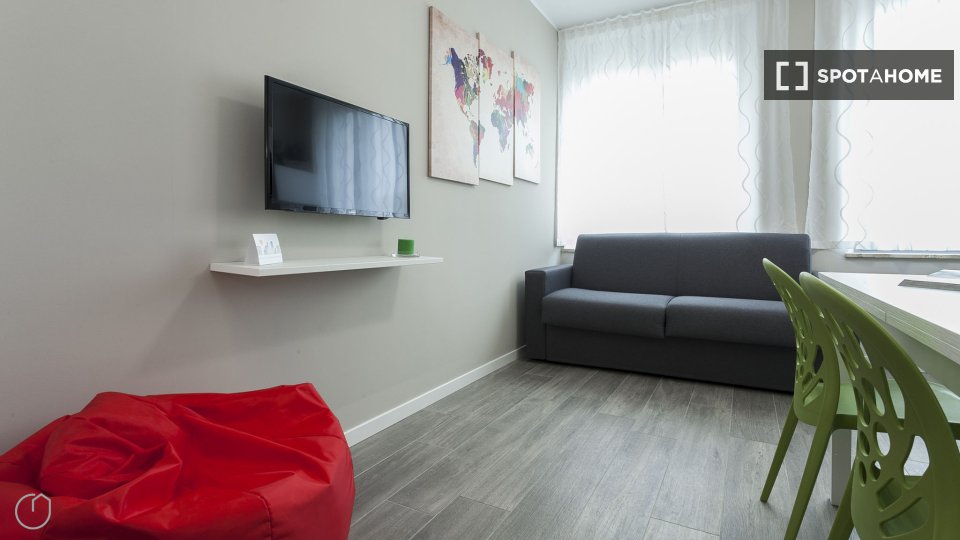 Immagine 9 di Appartamento in affitto  in Piazzale Luigi Cadorna a Milano