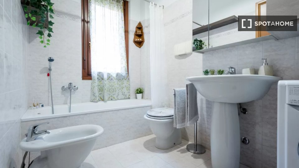 Immagine 2 di Ufficio in affitto  in Via Nino Oxilia a Milano