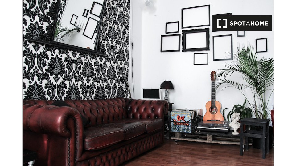 Immagine 4 di Camera condivisa in affitto  in Viale Glorioso a Roma