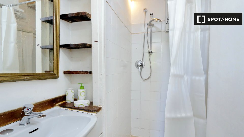 Immagine 15 di Ufficio in affitto  in Via Garibaldi a Roma