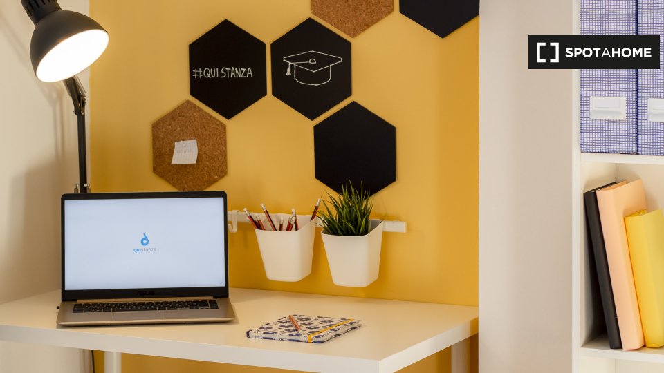 Immagine 2 di Camera condivisa in affitto  in Corso Massimo d'Azeglio a Torino