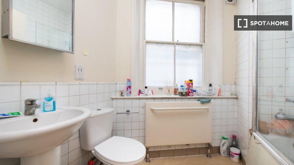 Immagine 16 di Camera condivisa in affitto  in Garrick Street a 