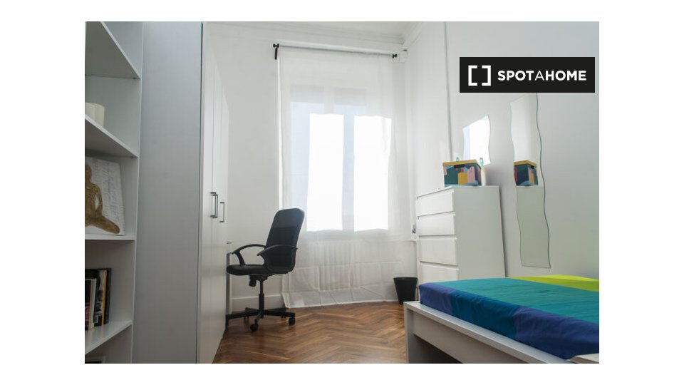 Immagine 1 di Camera condivisa in affitto  in Via Aldo Barbaro a Torino