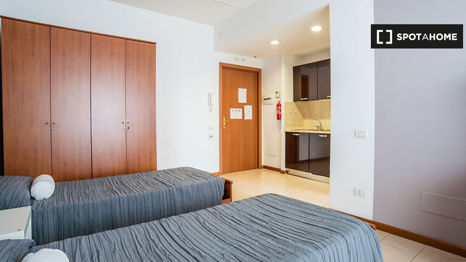 Immagine 7 di Ufficio in affitto  in Via Prenestina a Roma