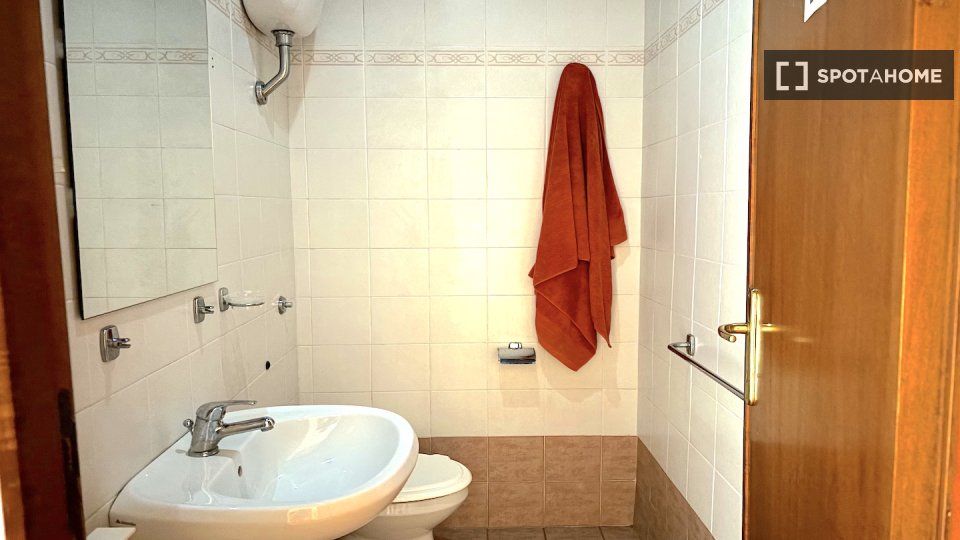 Immagine 7 di Camera condivisa in affitto  in Via Alessandro Brisse a Roma