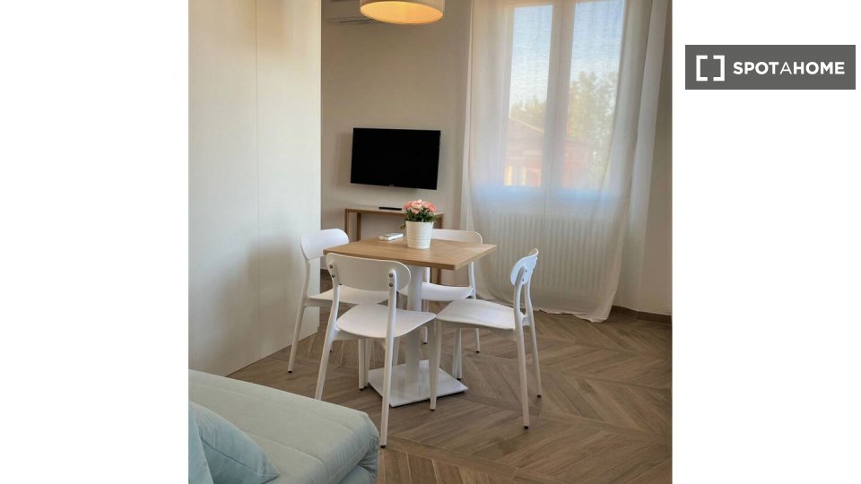 Immagine 6 di Appartamento in affitto  in Via Giuseppe Massarenti a Bologna