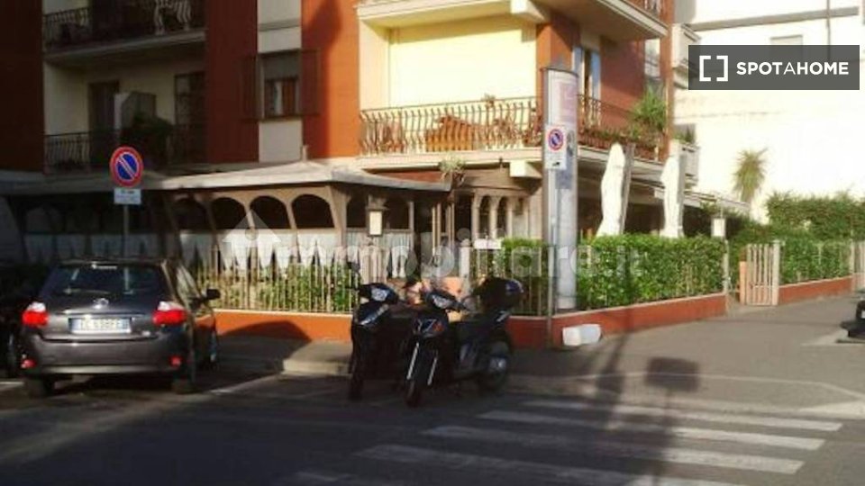 Immagine 14 di Camera condivisa in affitto  in Via Giacomo Carissimi a Firenze