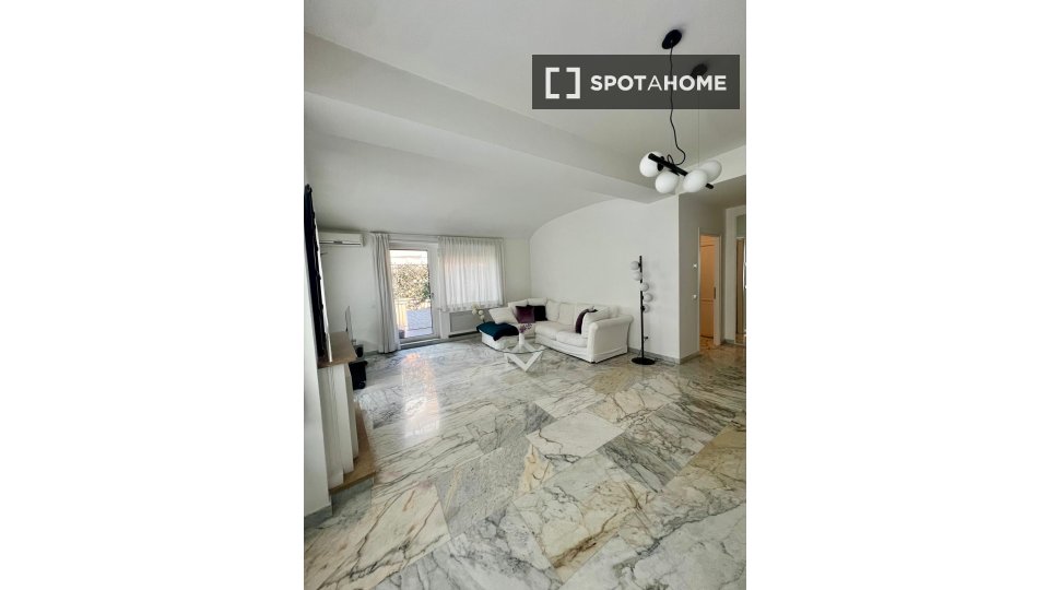 Immagine 17 di Appartamento in affitto  in Via Barnaba Tortolini a Roma