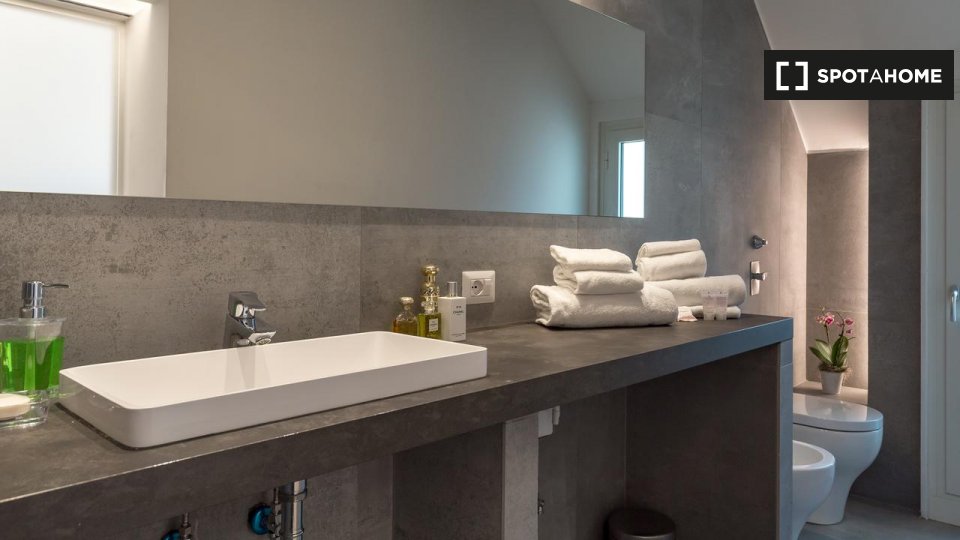 Immagine 17 di Appartamento in affitto  in Viale Papiniano a Milano