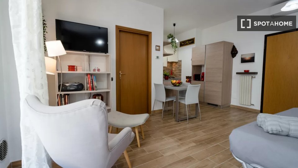 Immagine 1 di Ufficio in affitto  in Via Nino Oxilia a Milano