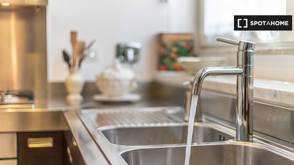 Immagine 19 di Appartamento in affitto  in Via Genserico Fontana a Roma